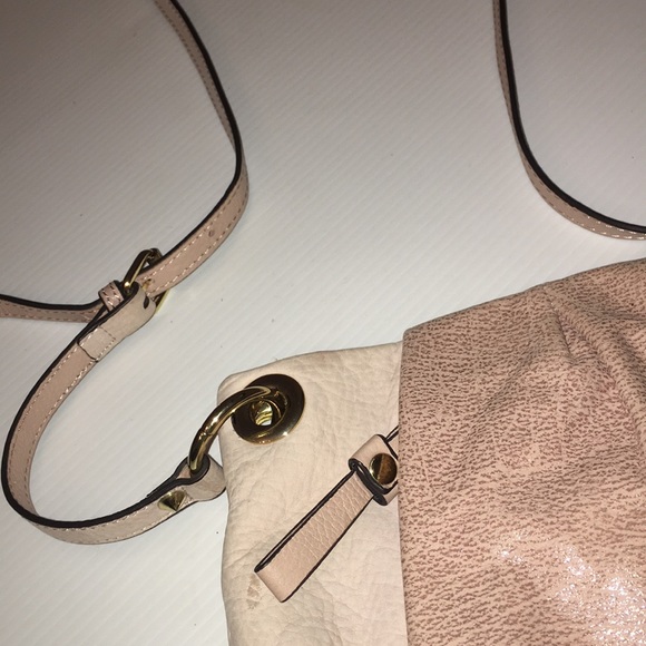 🔥❤️Vince Camuto Cross Bag❤️🔥 - Picture 4 of 8